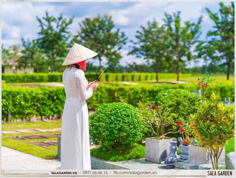 Tảo mộ Tết Thanh Minh là nét đẹp văn hóa Việt Nam