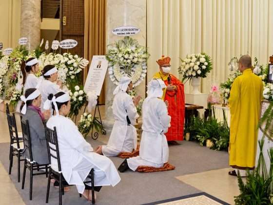 Tìm hiểu lý do cần biết những điều kiêng kỵ khi đi đám tang để thể hiện sự tôn trọng với gia quyến.